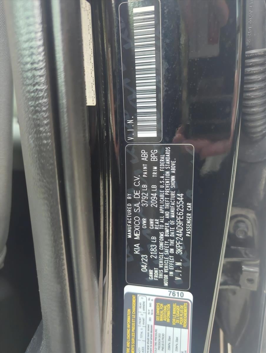 2023 Kia Forte LXS IVT
