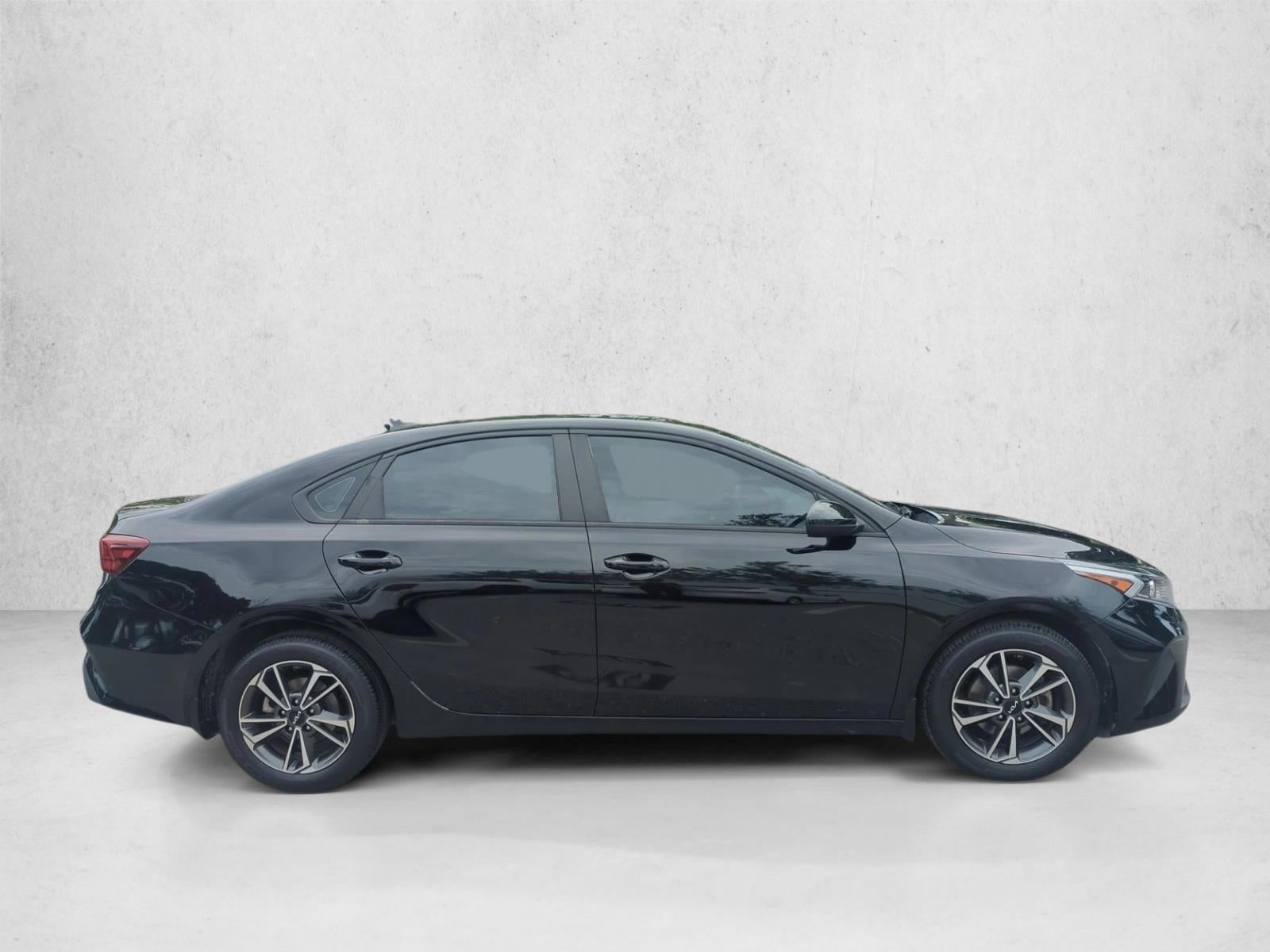 2023 Kia Forte LXS IVT