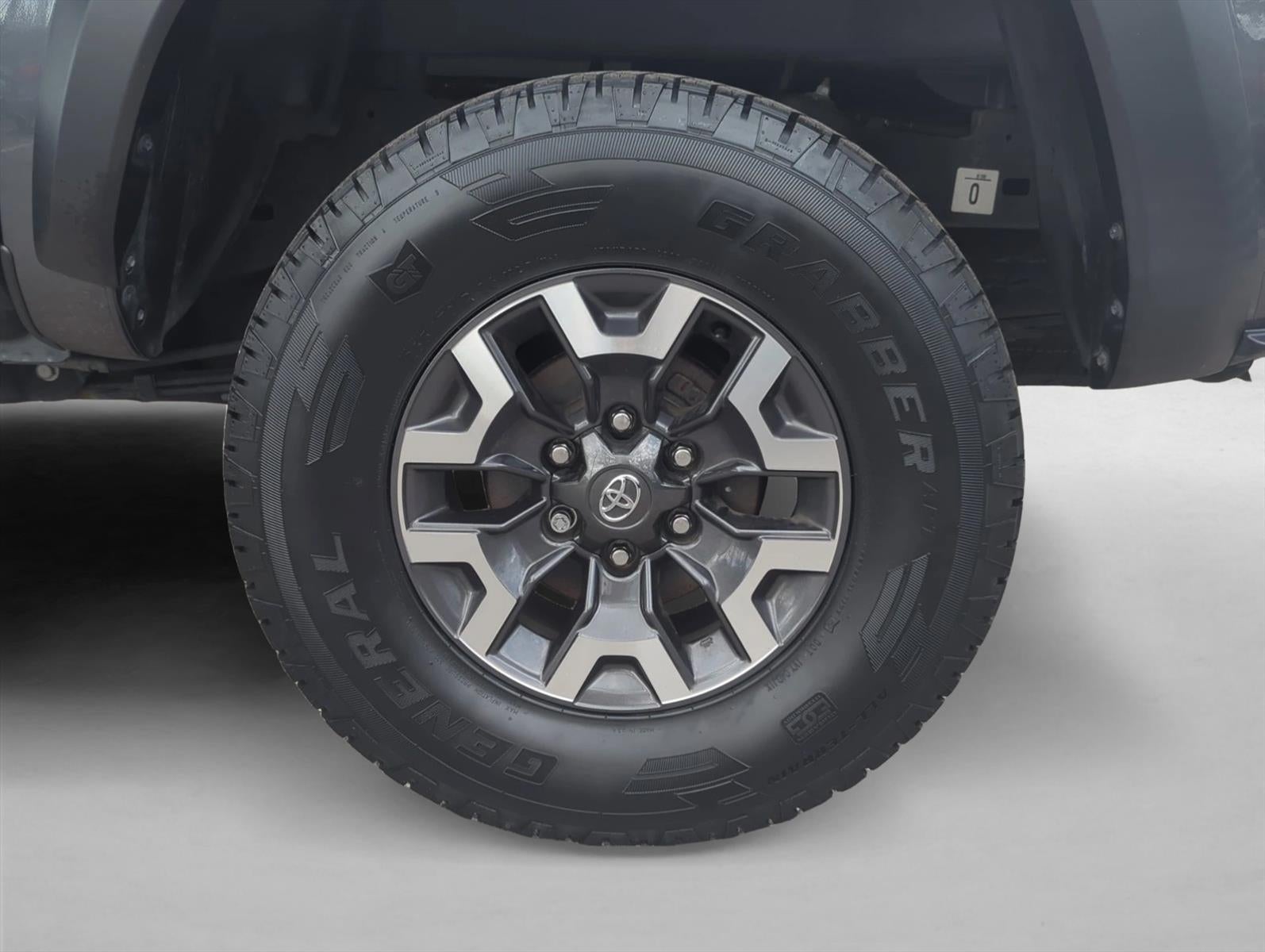 2022 Toyota Tacoma 2WD 2WD TRD Off Road Double Cab 5' Bed V6 AT (Natl)