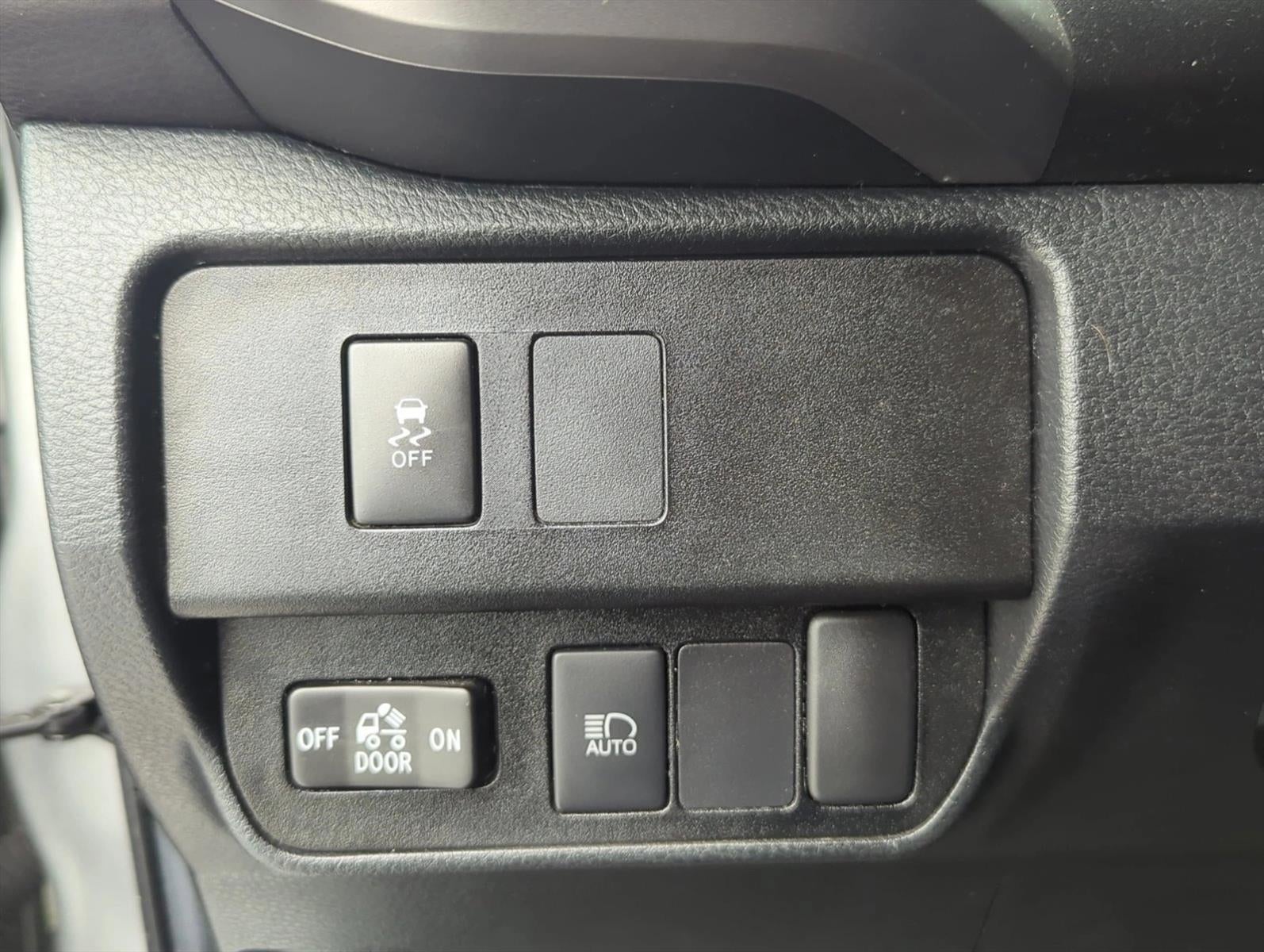 2022 Toyota Tacoma 2WD 2WD SR5 Double Cab 5' Bed V6 AT (GS)