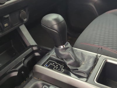 2022 Toyota Tacoma 2WD 2WD SR5 Double Cab 5' Bed V6 AT (GS)