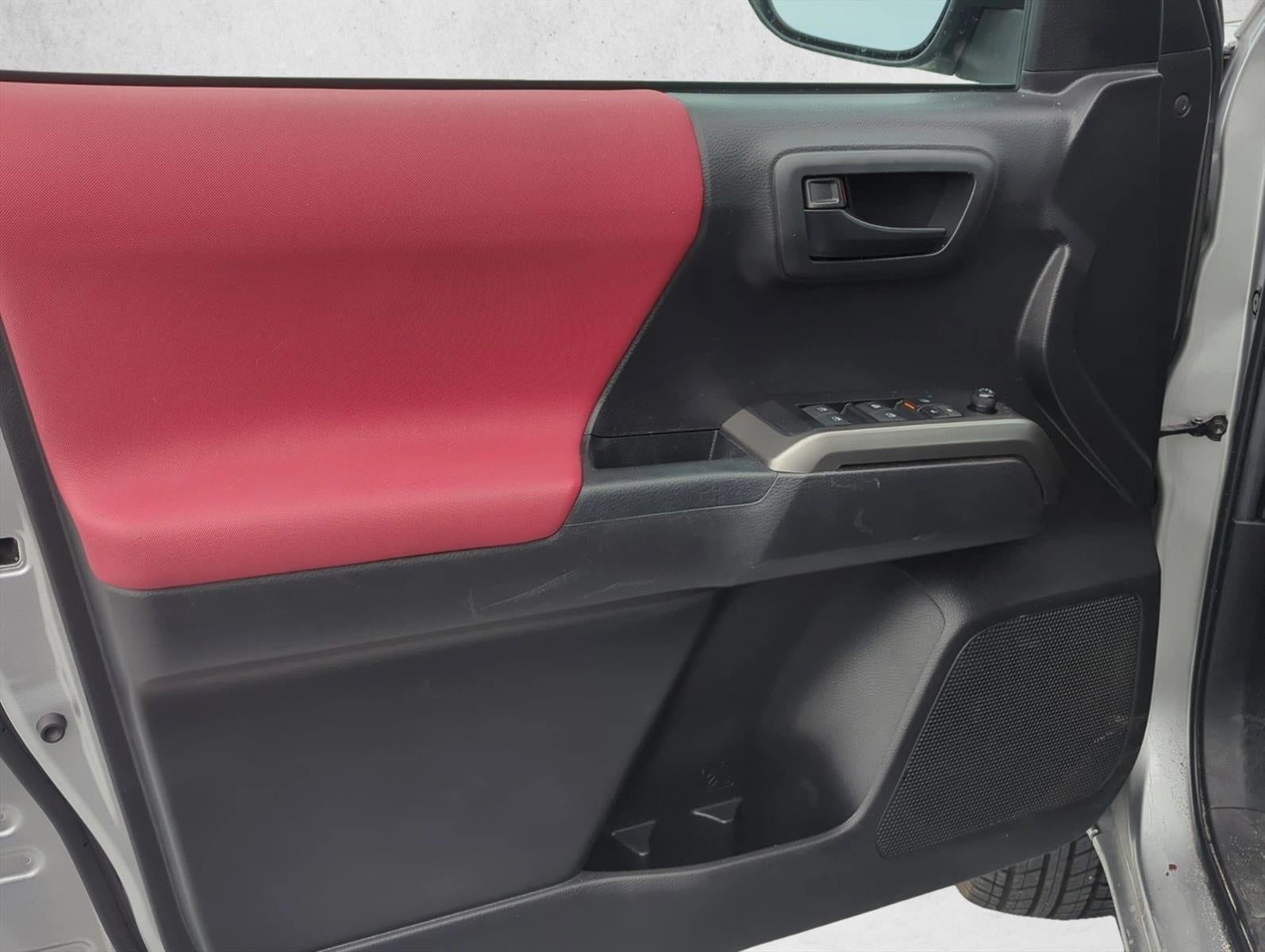 2022 Toyota Tacoma 2WD 2WD SR5 Double Cab 5' Bed V6 AT (GS)