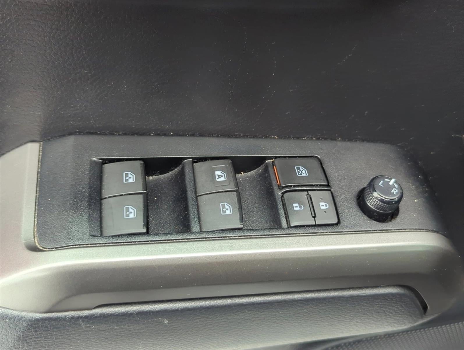 2022 Toyota Tacoma 2WD 2WD SR5 Double Cab 5' Bed V6 AT (GS)