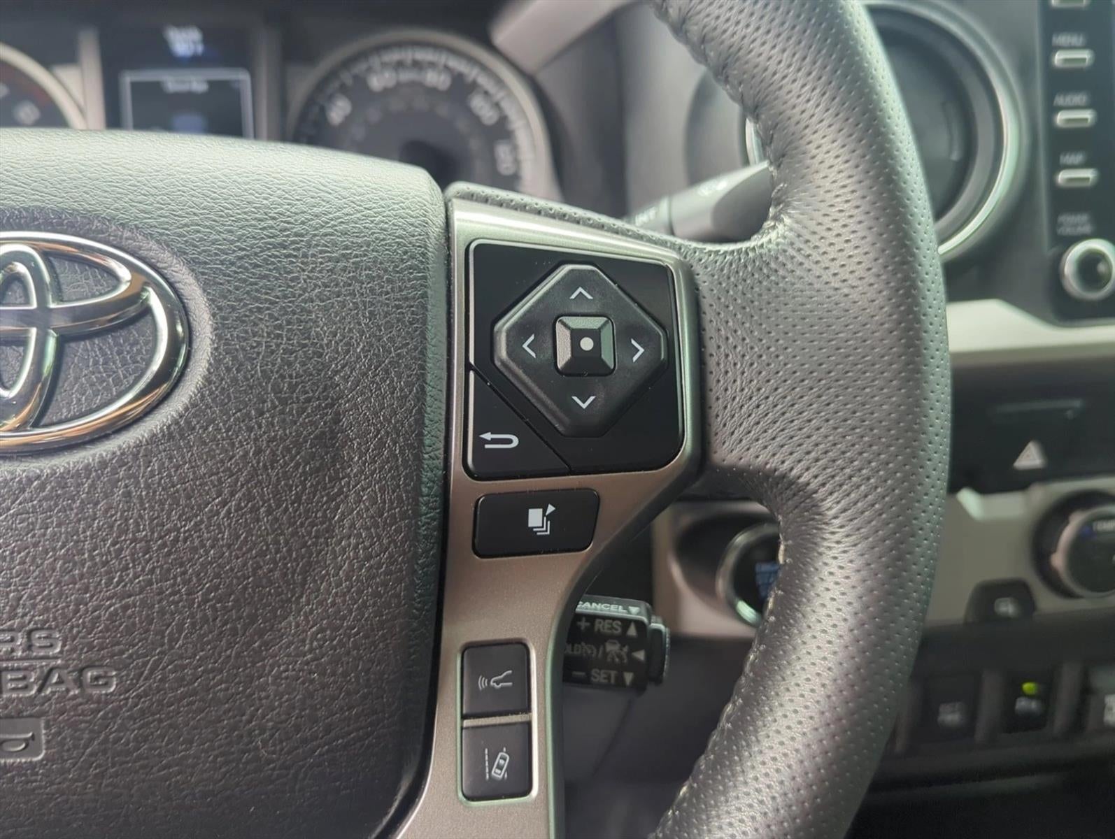 2022 Toyota Tacoma 2WD 2WD Limited Double Cab 5' Bed V6 AT (Natl)