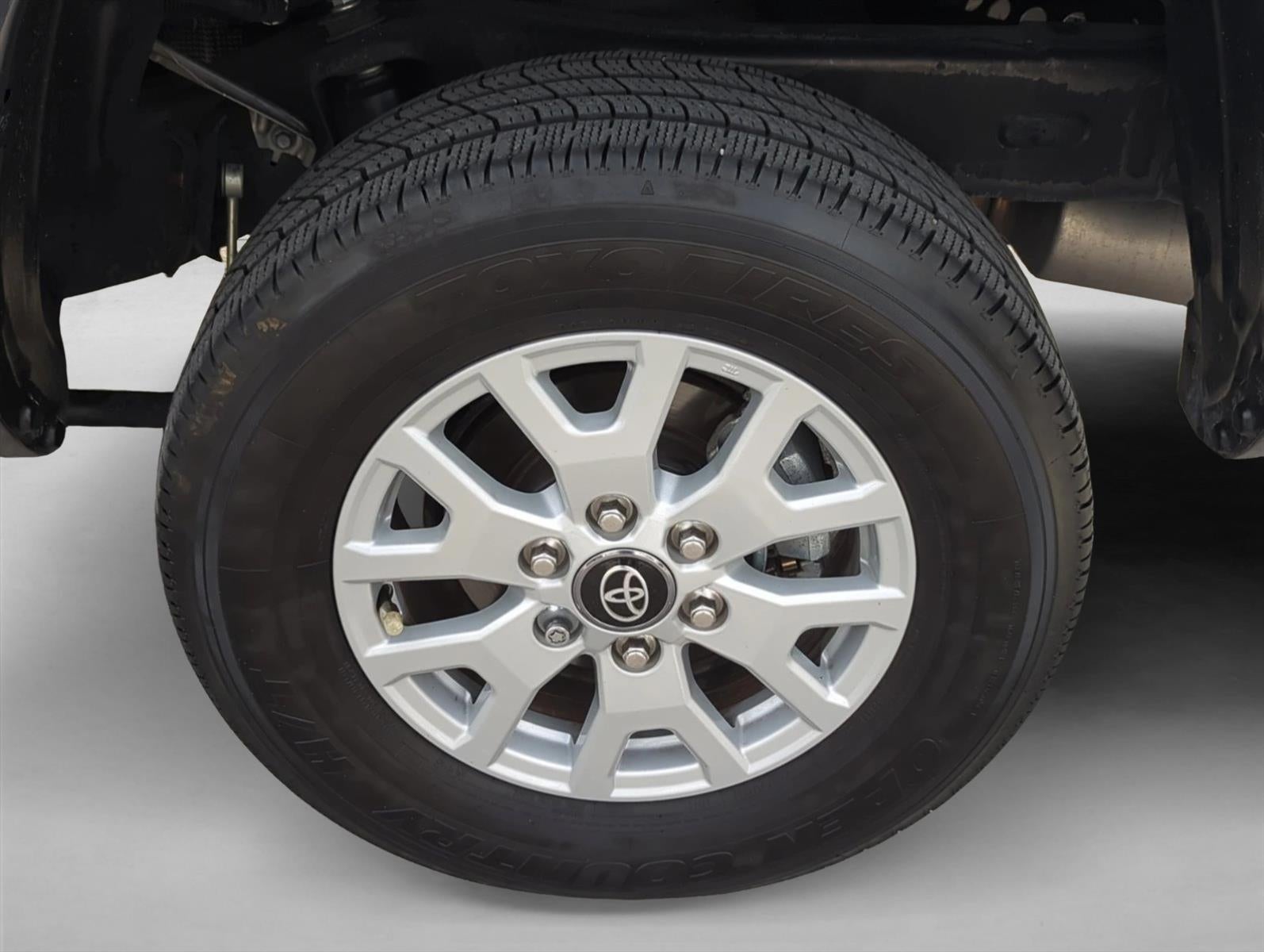 2025 Toyota Tacoma 2WD 2WD SR5 Double Cab 5' Bed AT (SE)