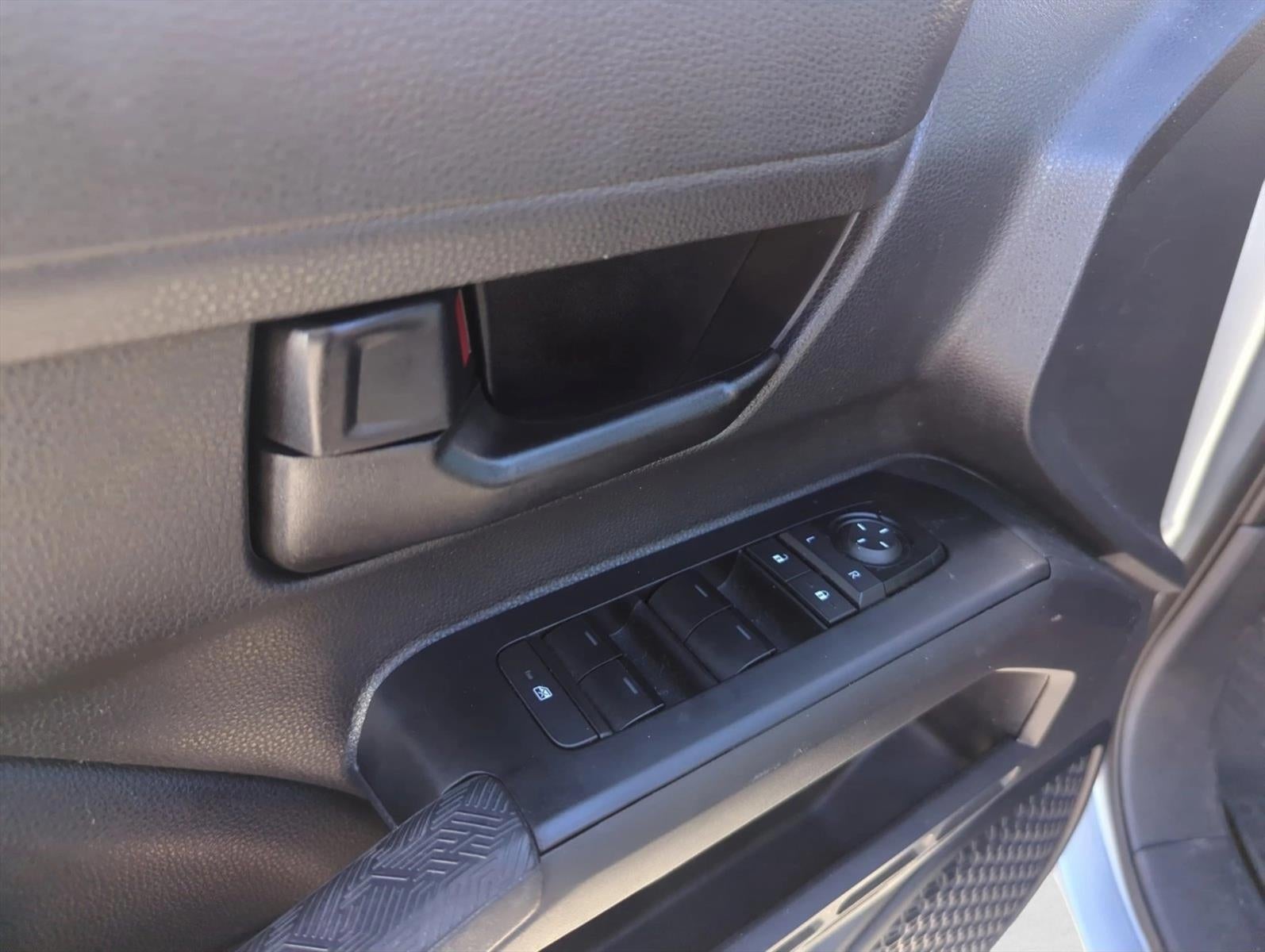 2024 Toyota Tacoma 2WD 2WD SR5 Double Cab 5' Bed AT (SE)