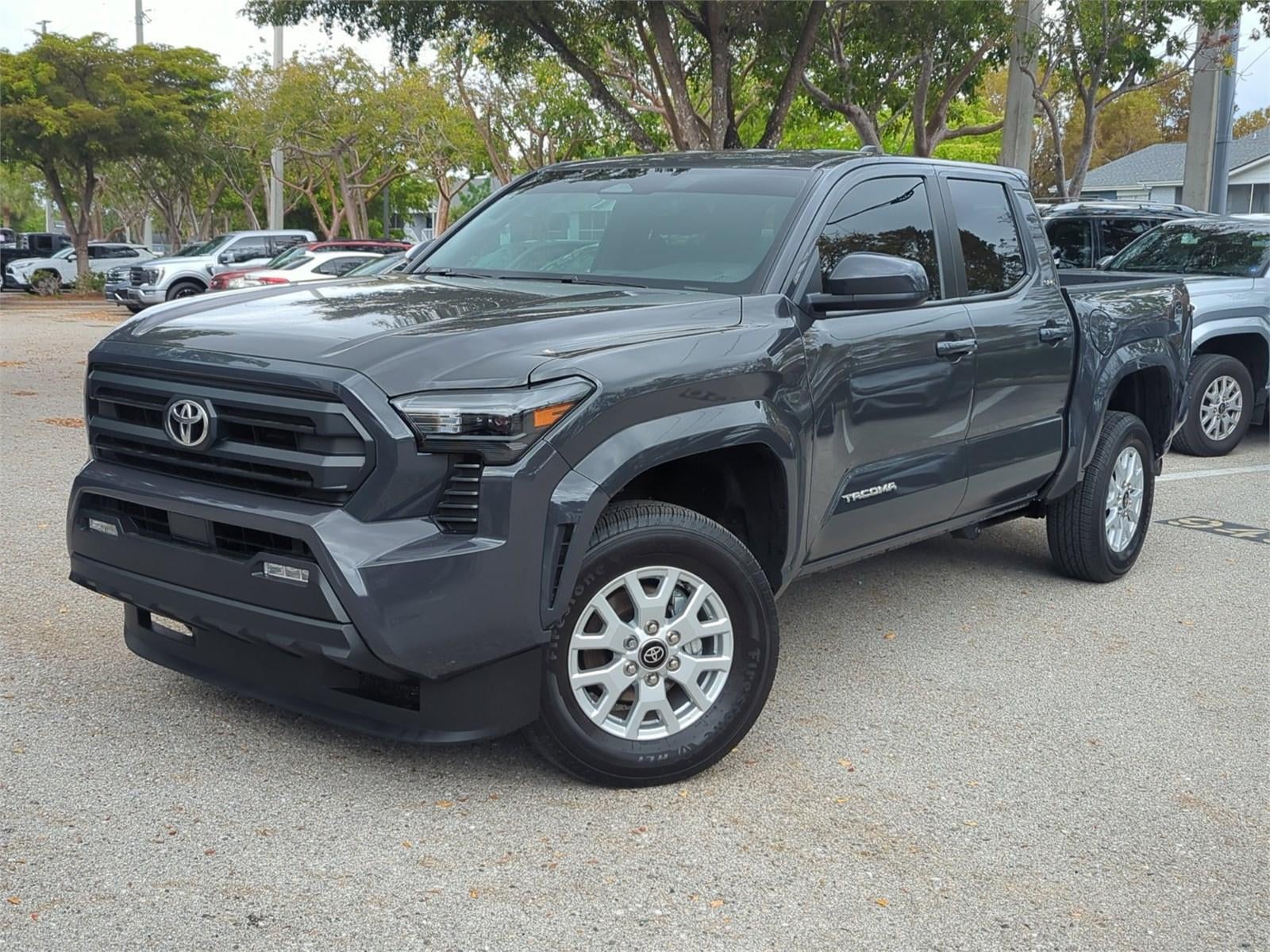 2025 Toyota Tacoma 2WD 2WD SR5 Double Cab 5' Bed AT (SE)