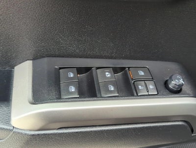 2022 Toyota Tacoma 2WD 2WD SR5 Double Cab 5' Bed I4 AT (SE)