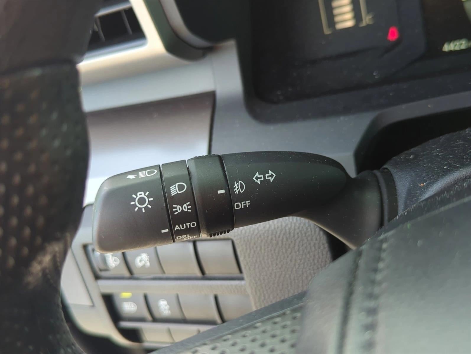 2025 Toyota Tacoma 2WD 2WD SR5 Double Cab 5' Bed AT (SE)