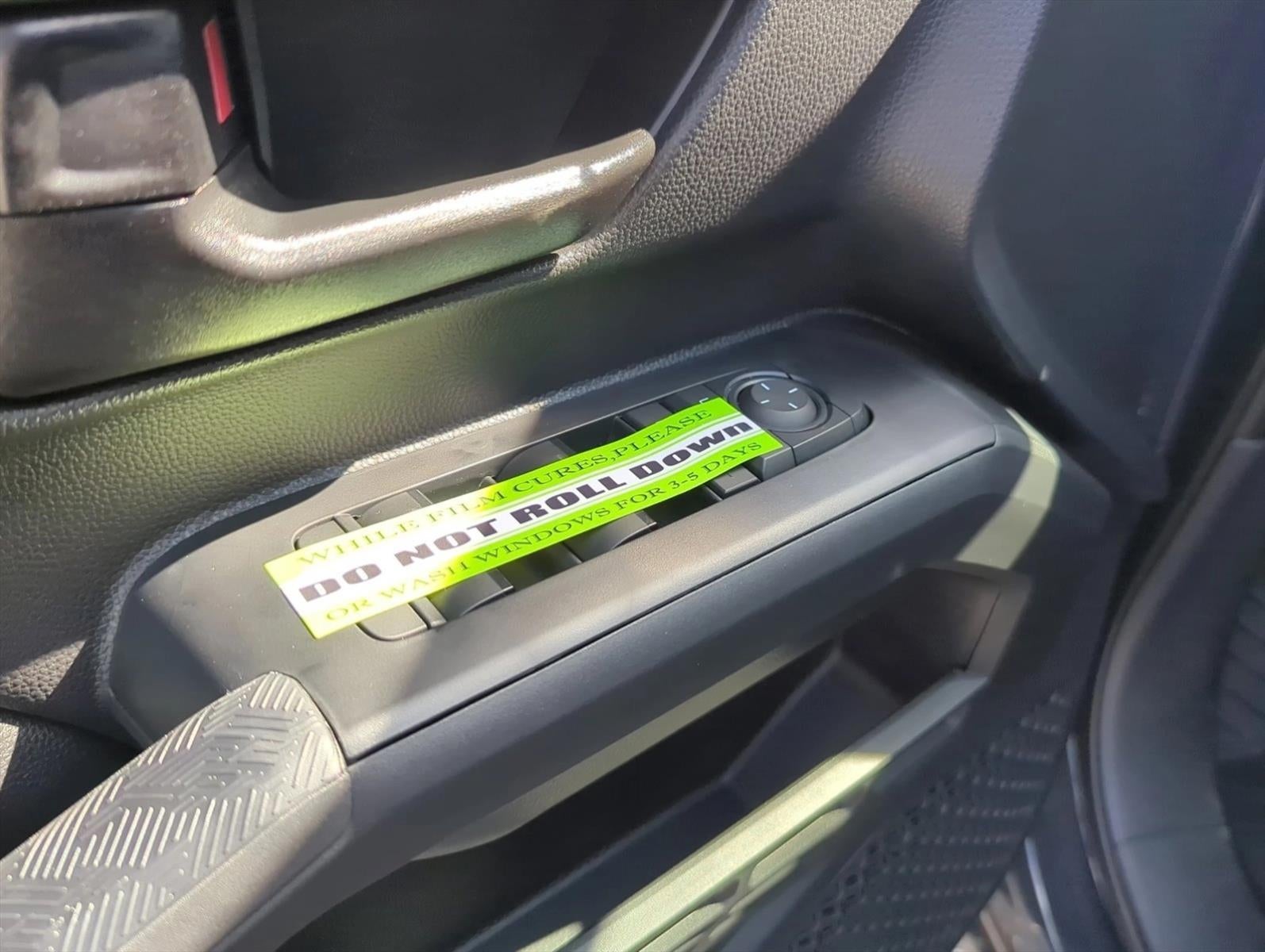 2025 Toyota Tacoma 2WD 2WD SR5 Double Cab 5' Bed AT (SE)