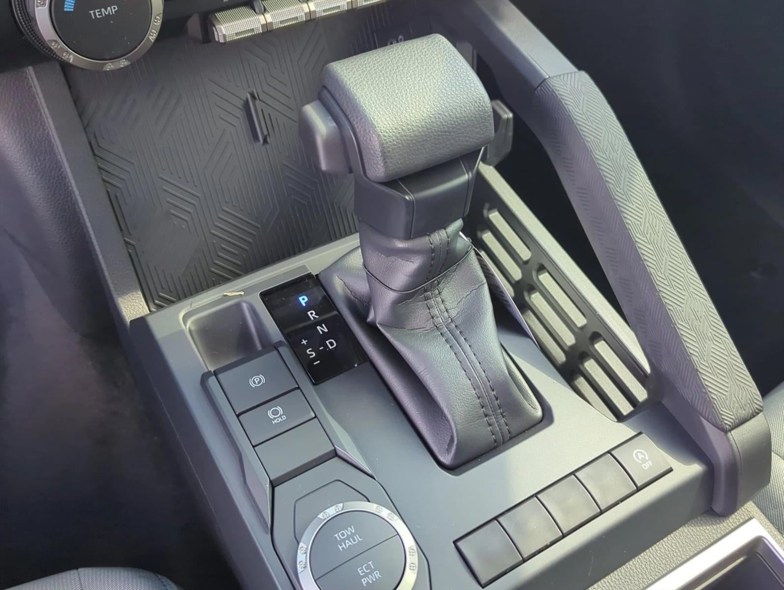 2025 Toyota Tacoma 2WD 2WD SR5 Double Cab 5' Bed AT (SE)