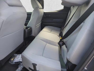 2025 Toyota Tacoma 2WD 2WD SR5 Double Cab 5' Bed AT (SE)