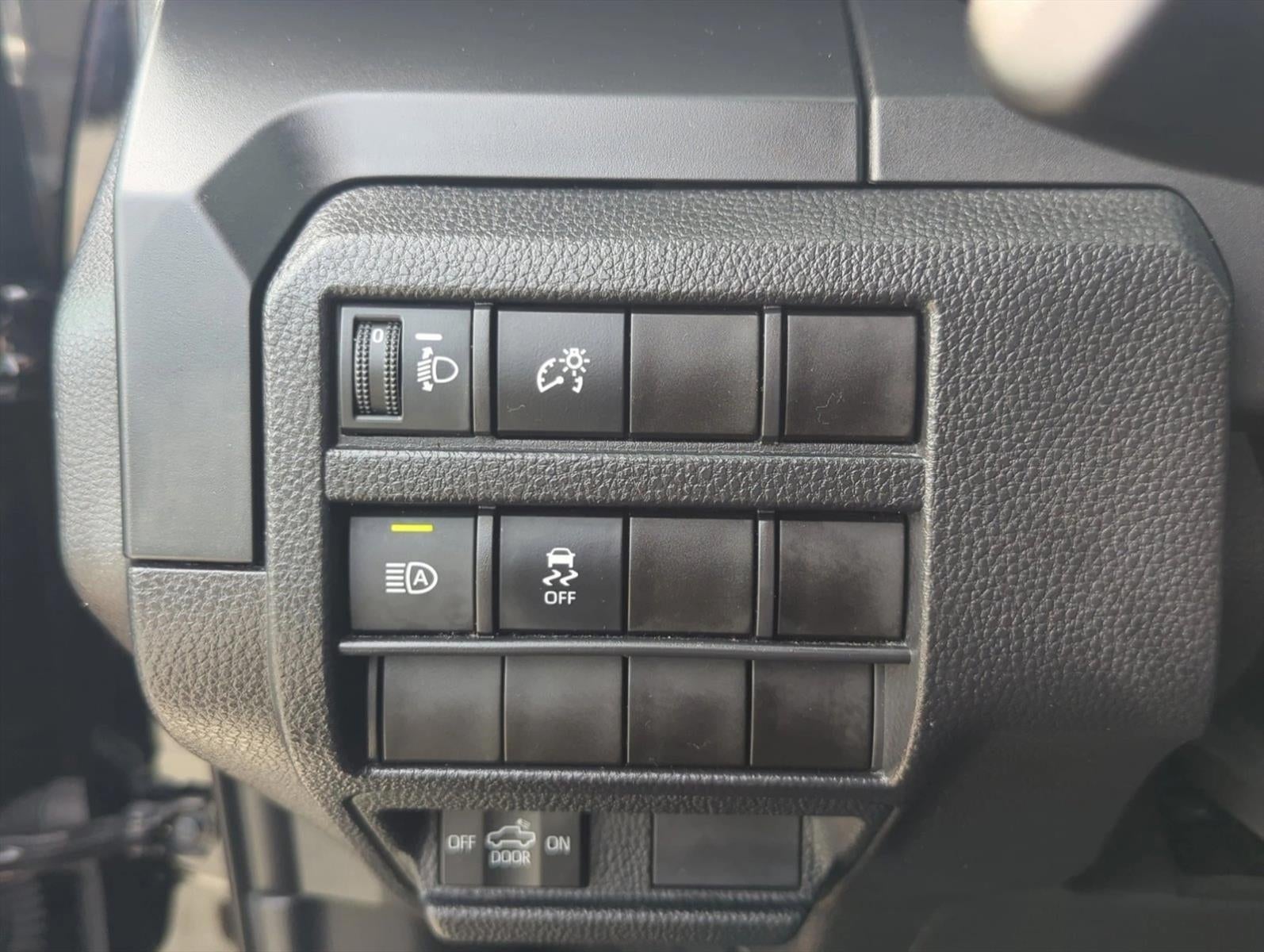 2025 Toyota Tacoma 2WD 2WD SR Double Cab 5' Bed AT (GS)