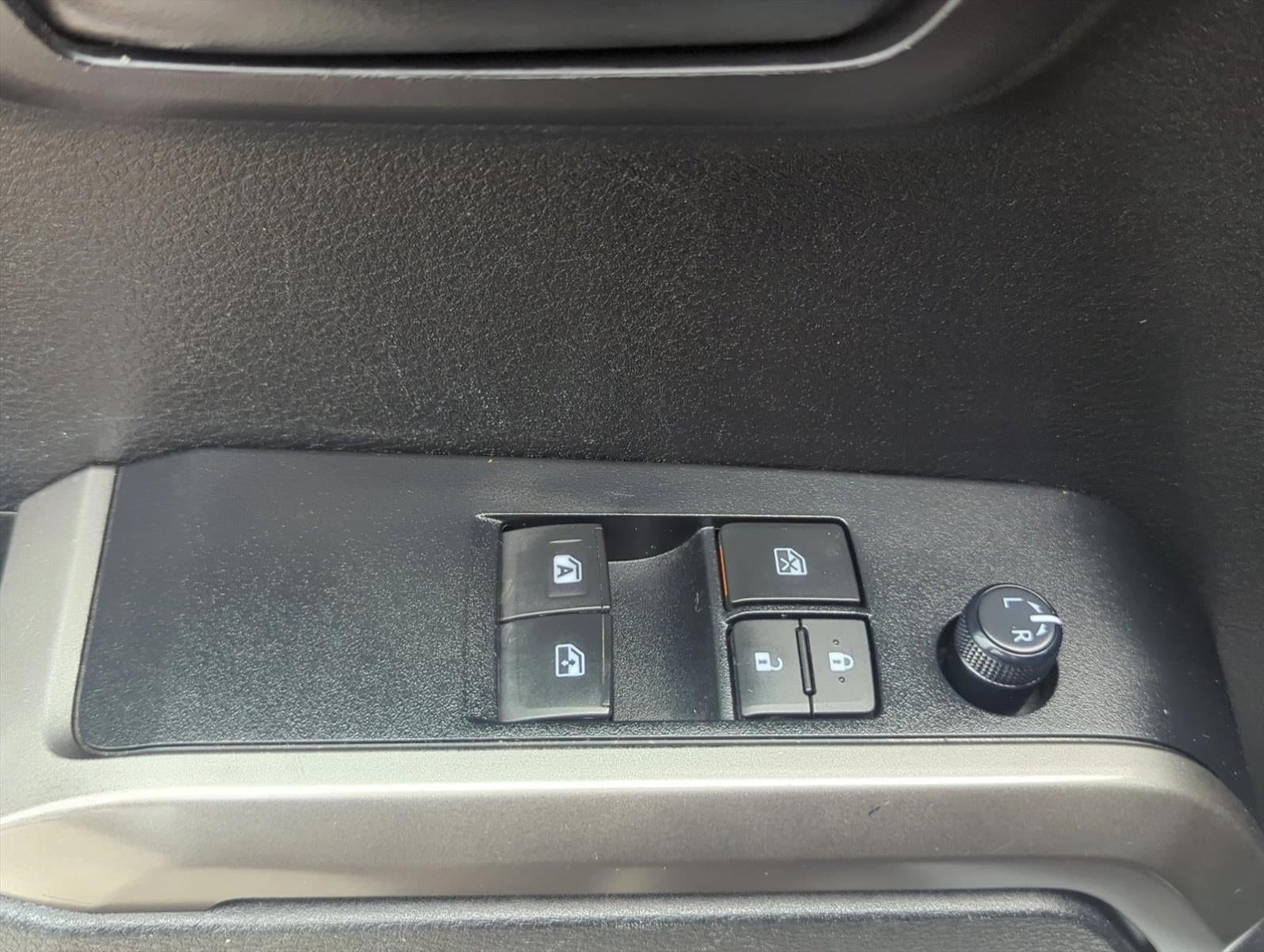 2022 Toyota Tacoma 2WD 2WD SR5 Access Cab 6' Bed V6 AT (Natl)