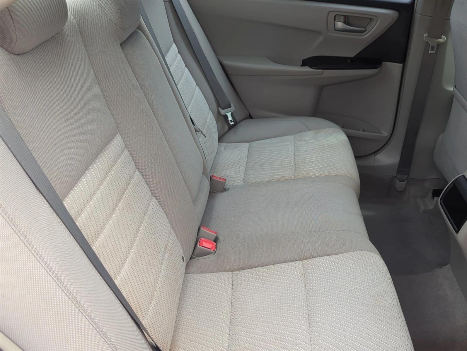 2017 Toyota Camry LE Auto (SE)