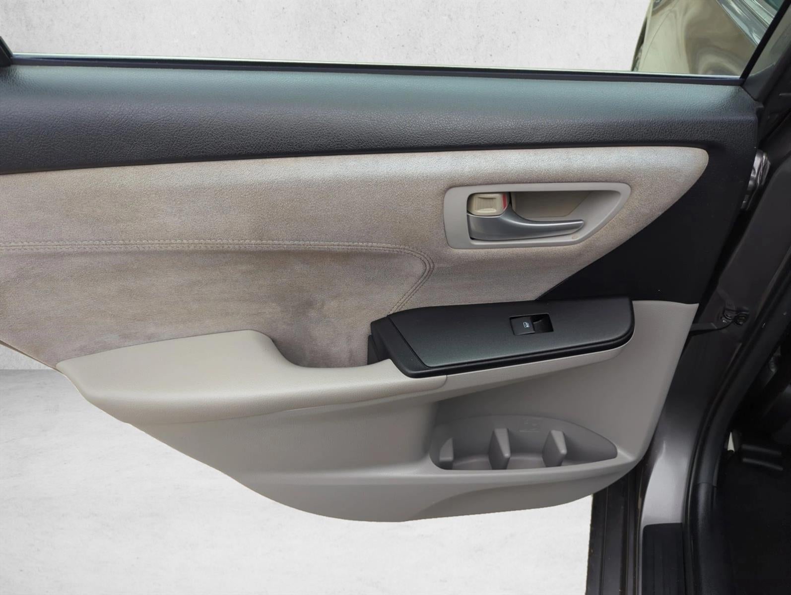 2015 Toyota Camry 4dr Sdn I4 Auto XSE (Natl)