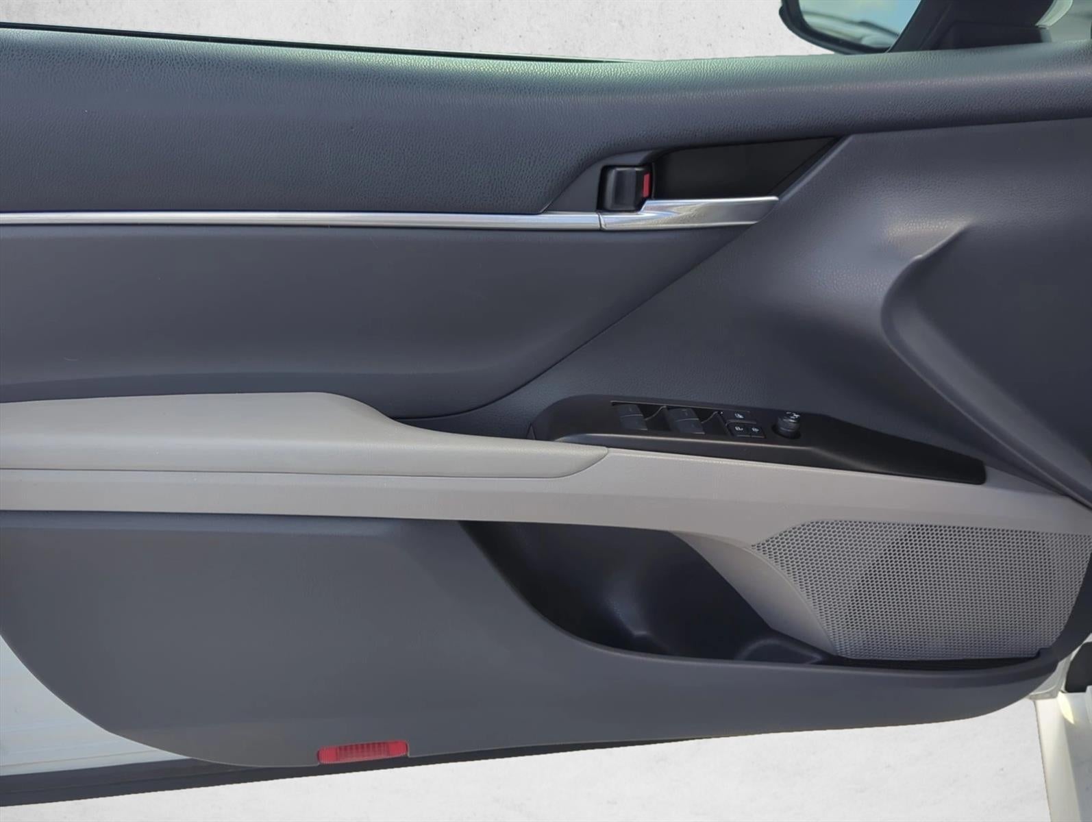 2022 Toyota Camry LE Auto (SE)