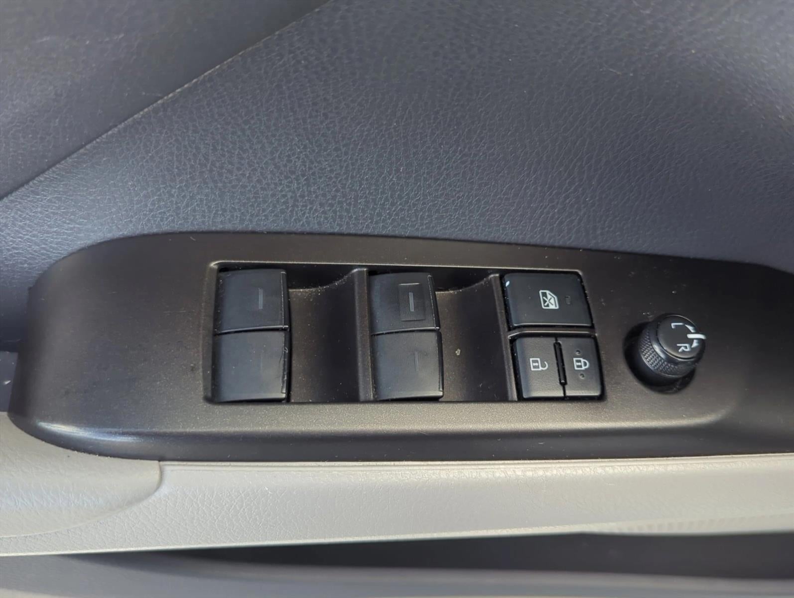 2022 Toyota Camry LE Auto (SE)