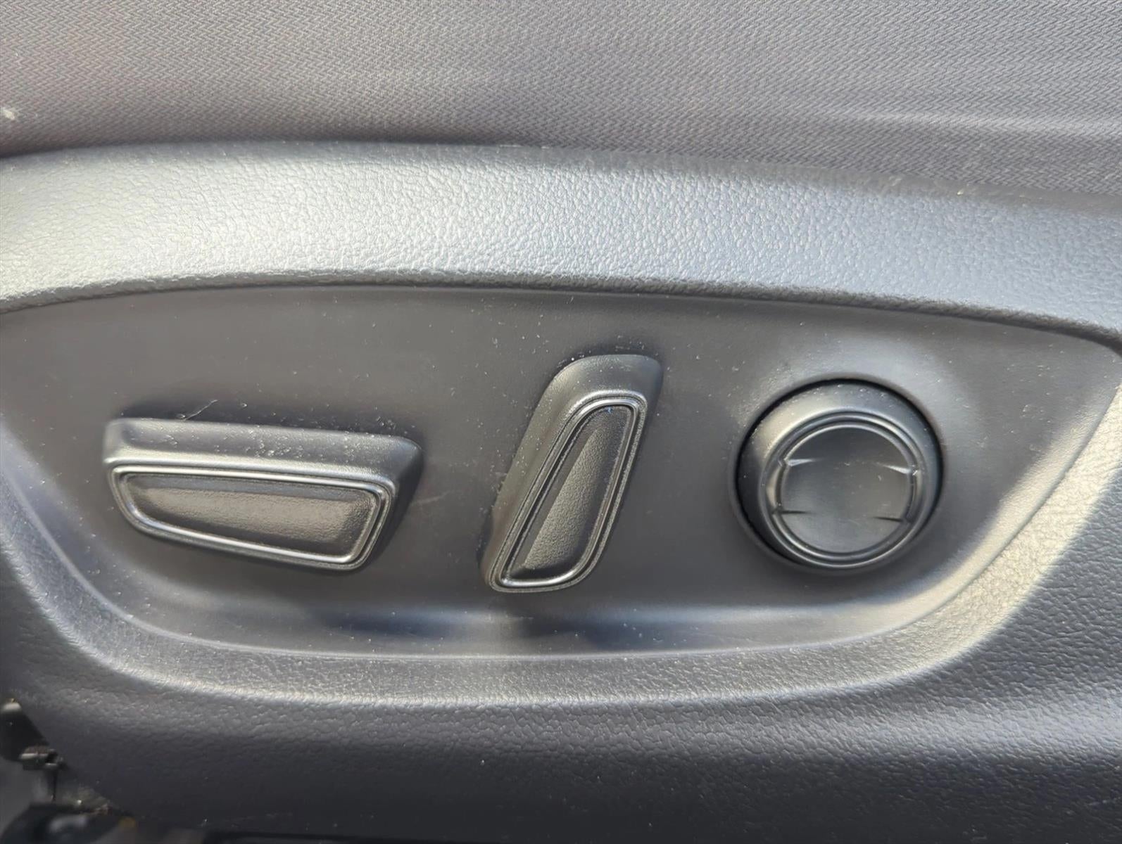 2022 Toyota Camry LE Auto (SE)