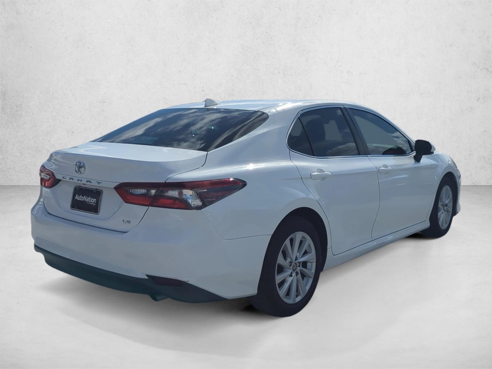 2022 Toyota Camry LE Auto (SE)