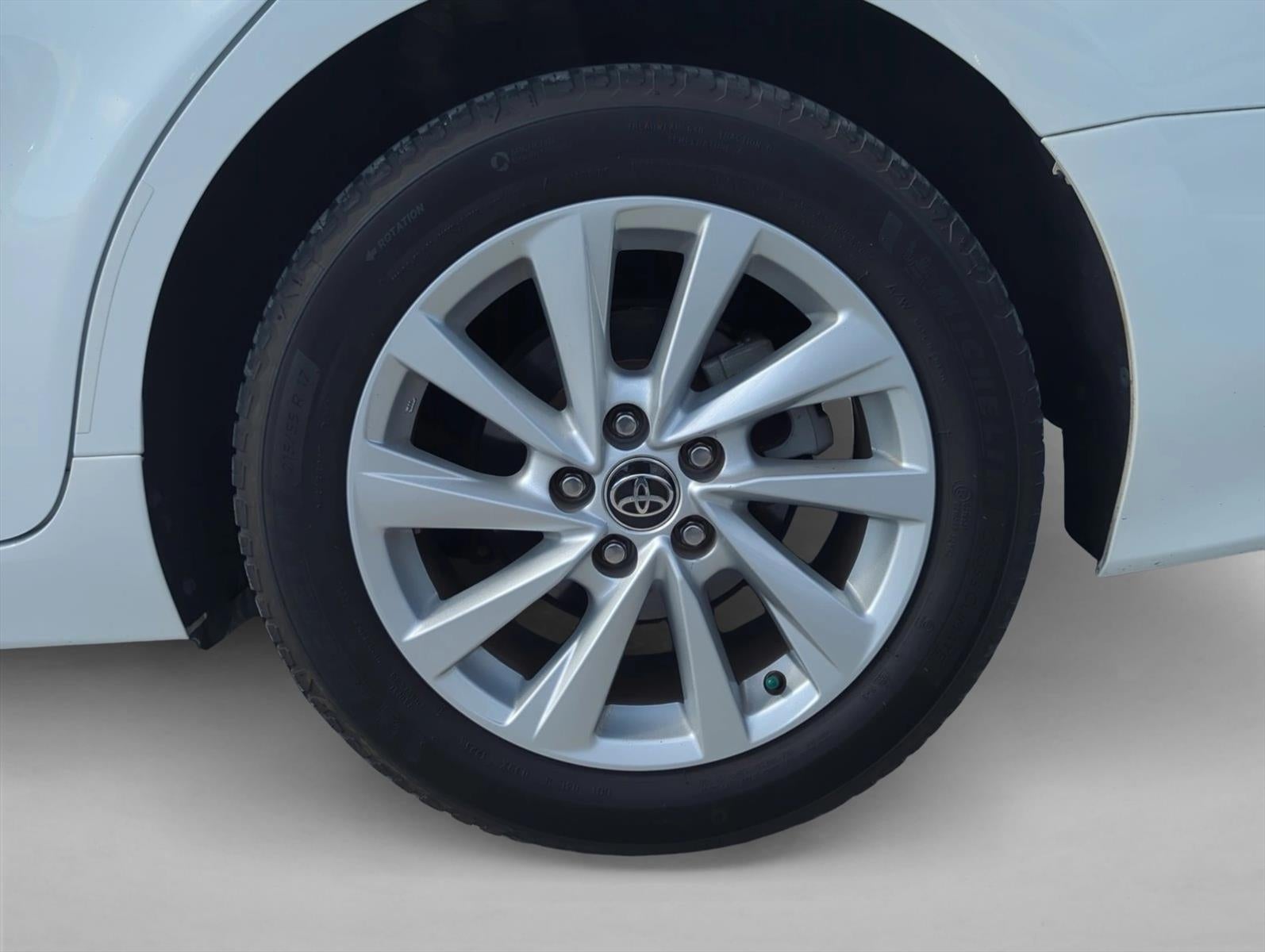 2022 Toyota Camry LE Auto (SE)