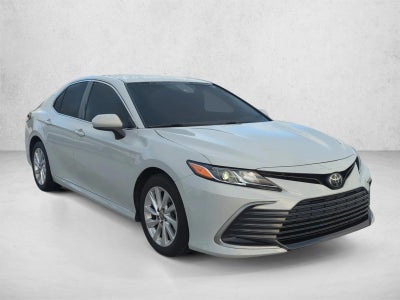 2023 Toyota Camry LE Auto (SE)