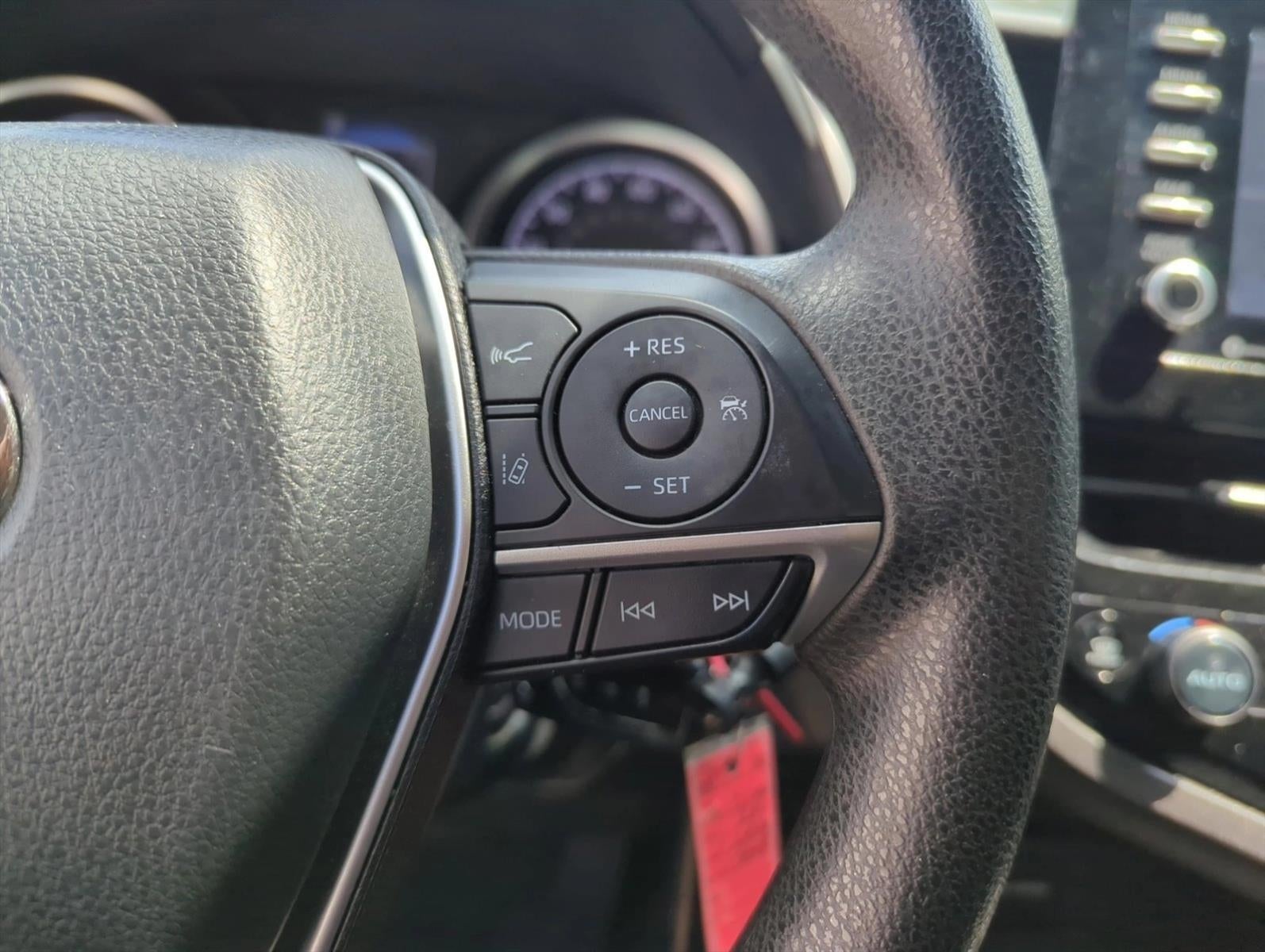 2024 Toyota Camry LE Auto (SE)
