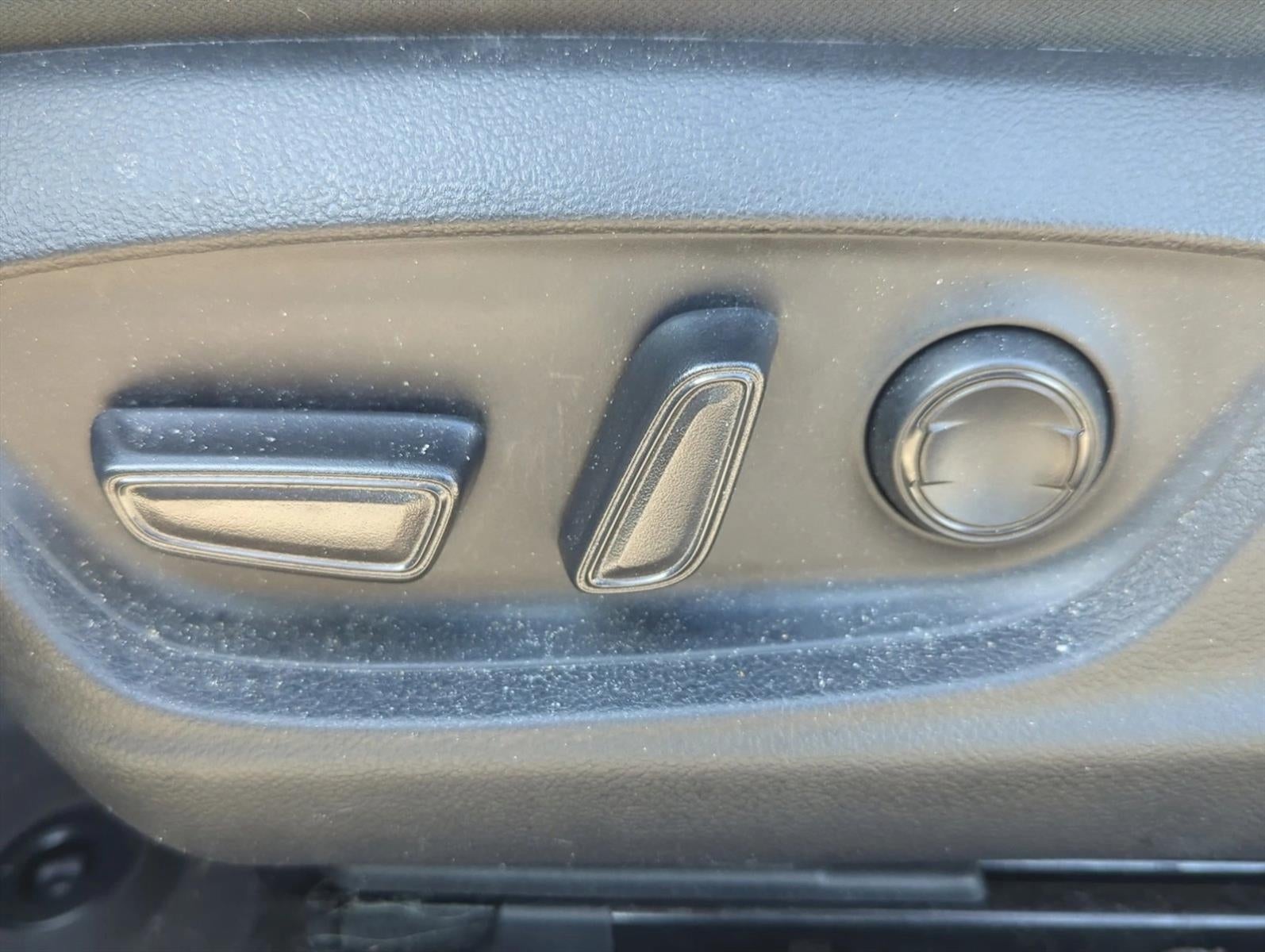 2023 Toyota Camry LE Auto (SE)