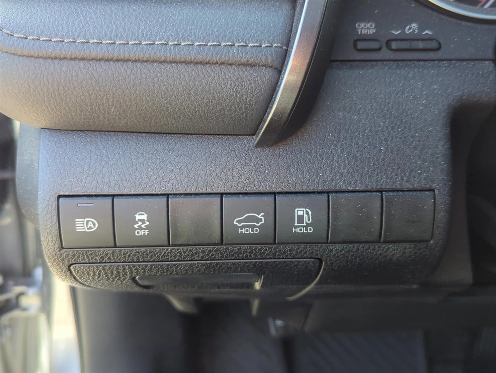 2023 Toyota Camry LE Auto (SE)