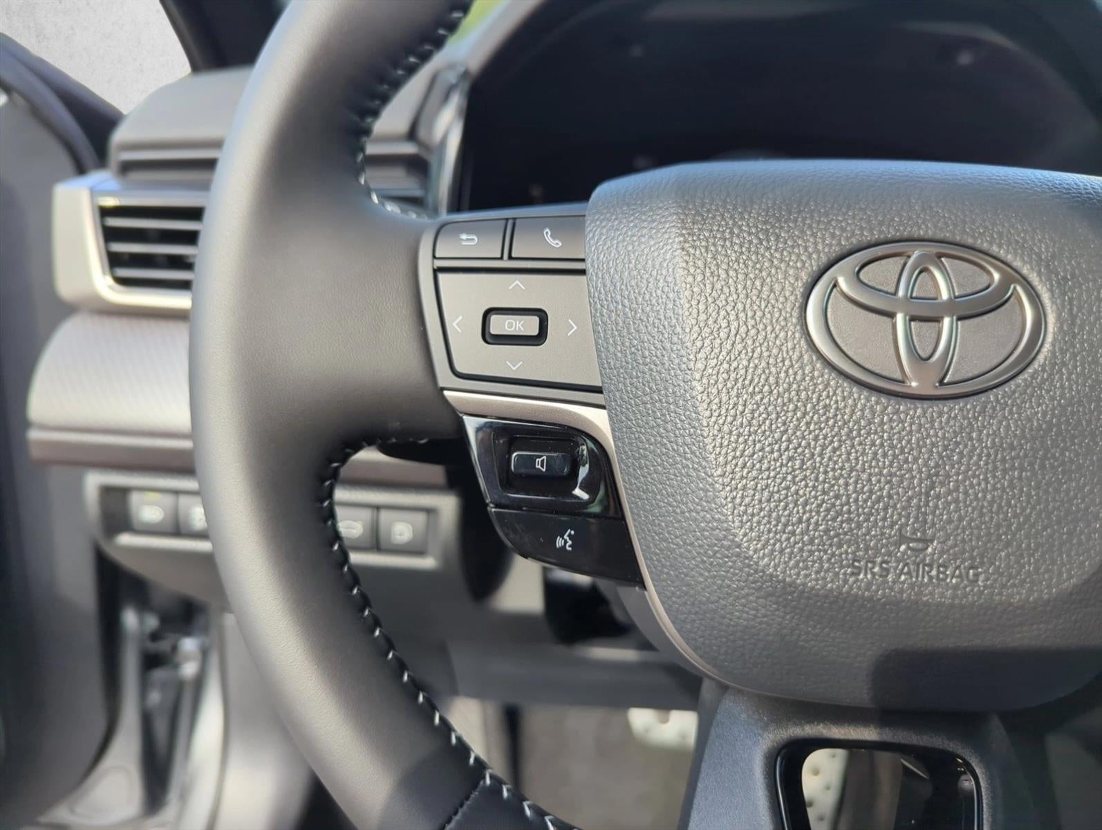 2026 Toyota Camry SE (SE)