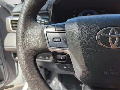 2025 Toyota Camry LE (SE)