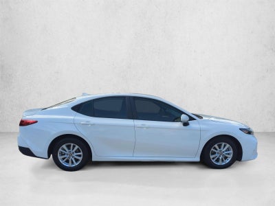 2025 Toyota Camry LE (SE)