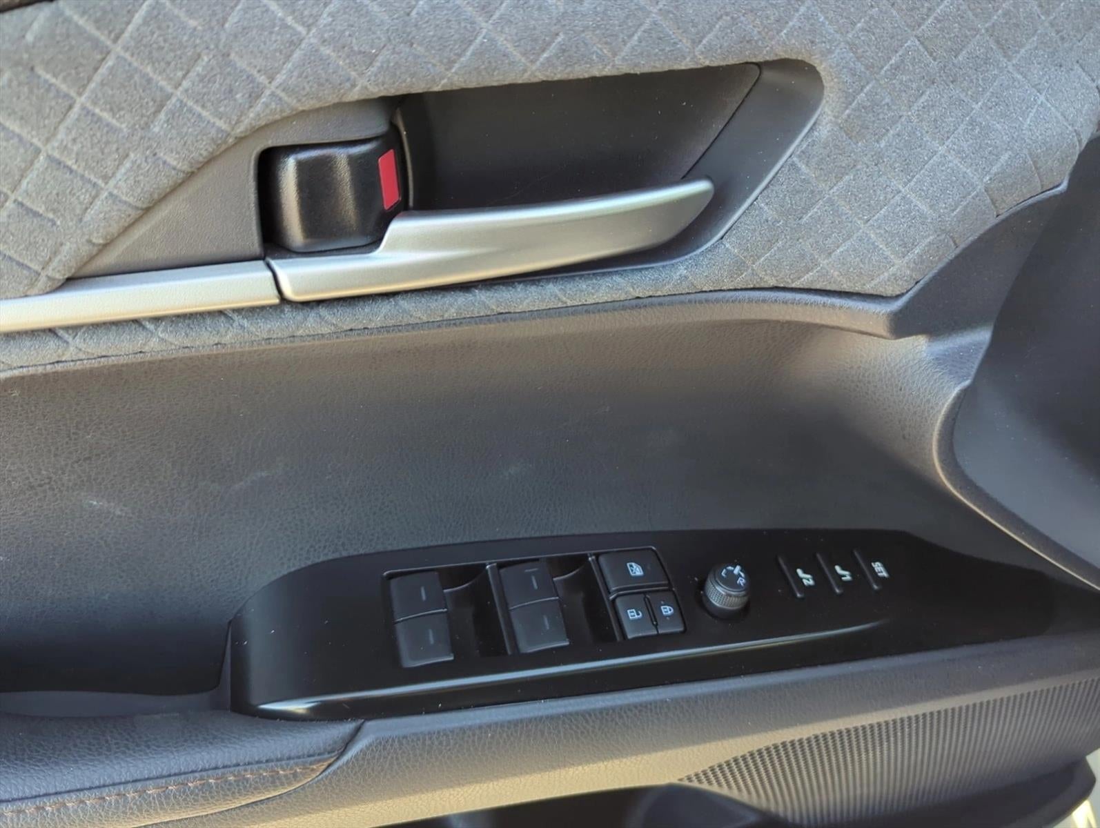 2025 Toyota Camry XLE (SE)