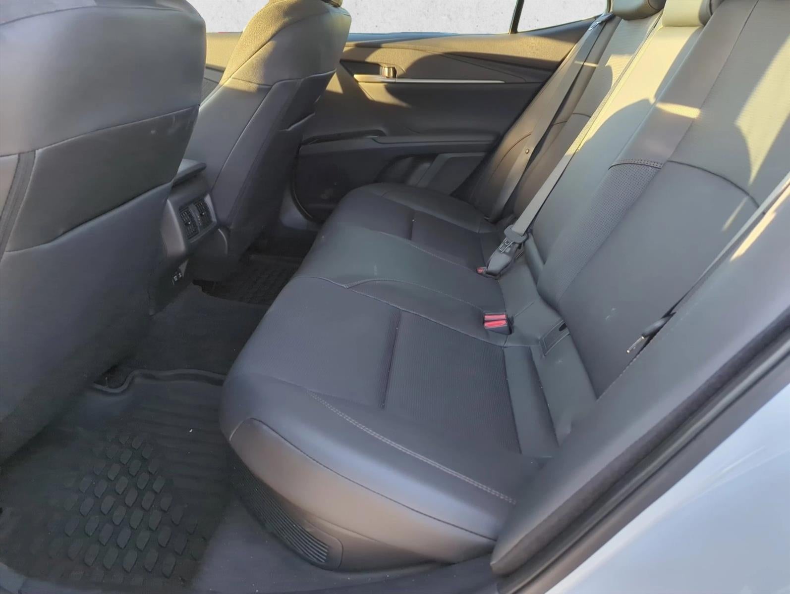 2025 Toyota Camry XLE (SE)