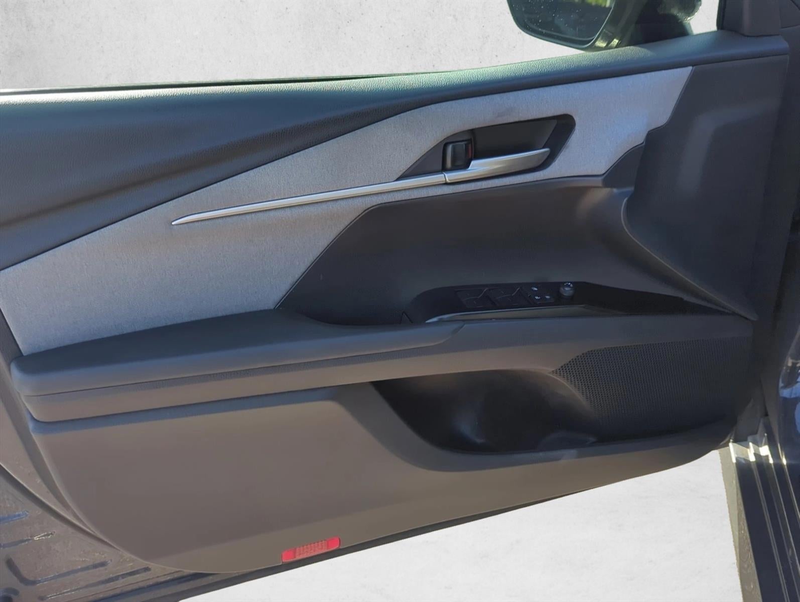 2025 Toyota Camry LE (Natl)