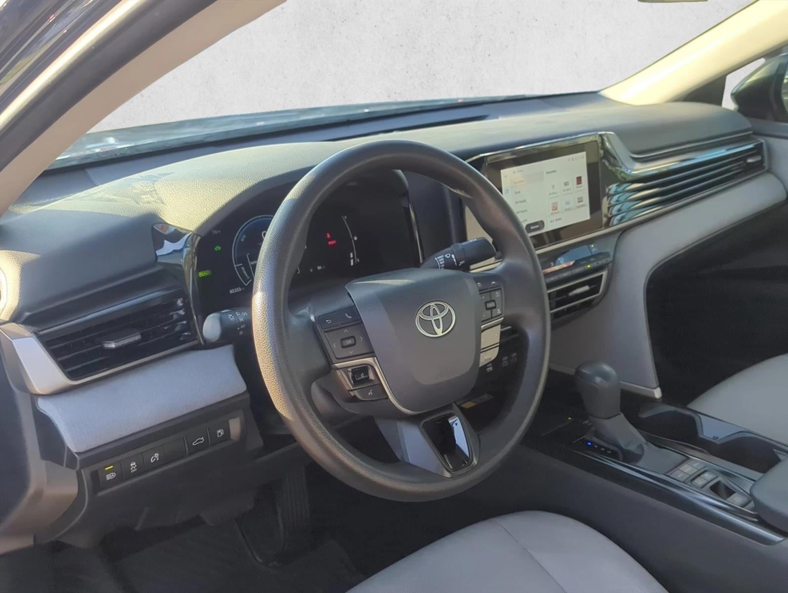 2025 Toyota Camry LE (Natl)