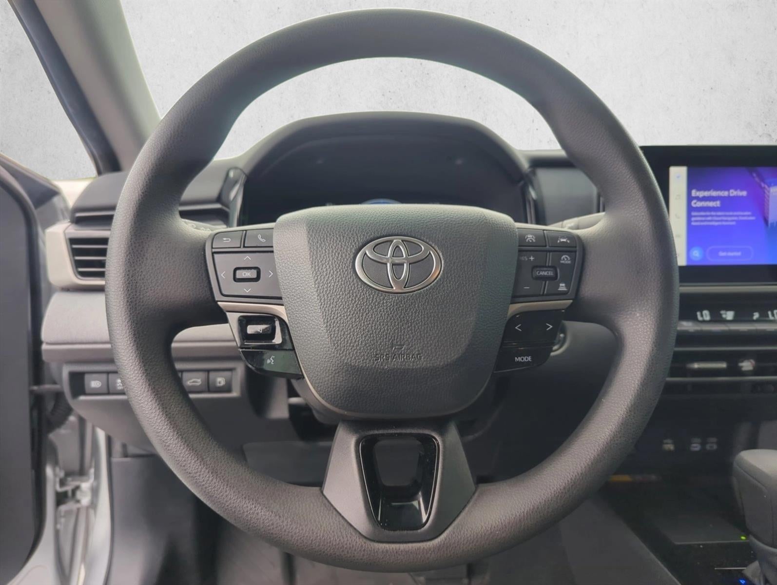 2025 Toyota Camry LE (SE)