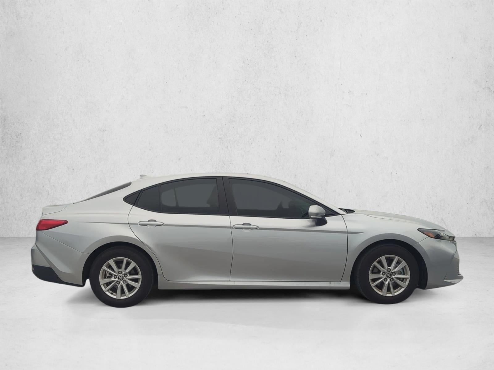 2025 Toyota Camry LE (SE)