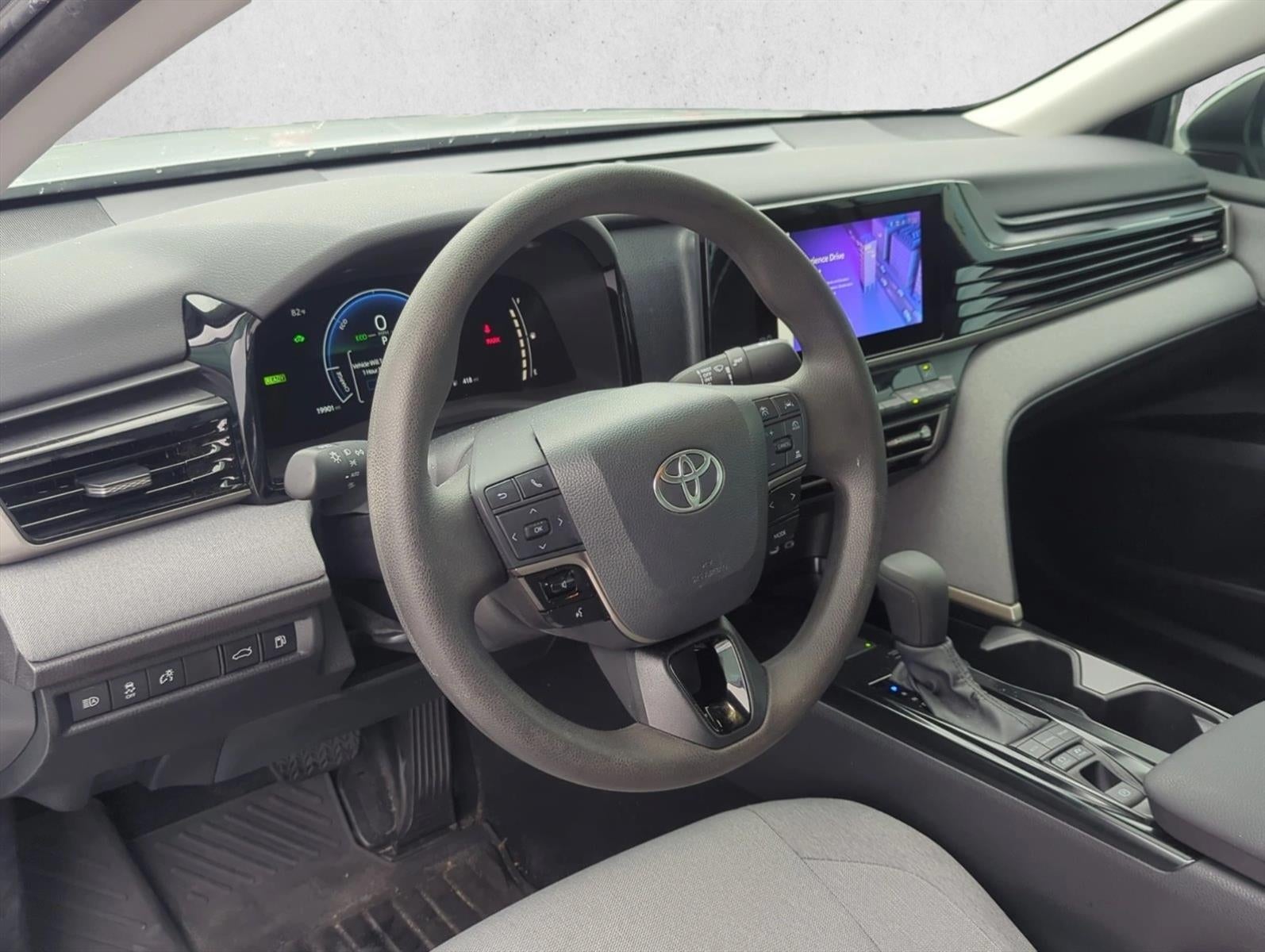 2025 Toyota Camry LE (SE)