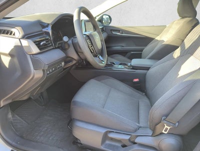 2025 Toyota Camry LE (SE)
