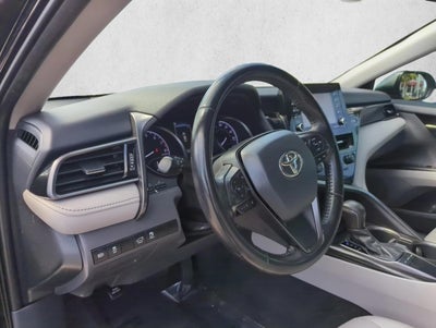 2022 Toyota Camry SE Auto (SE)