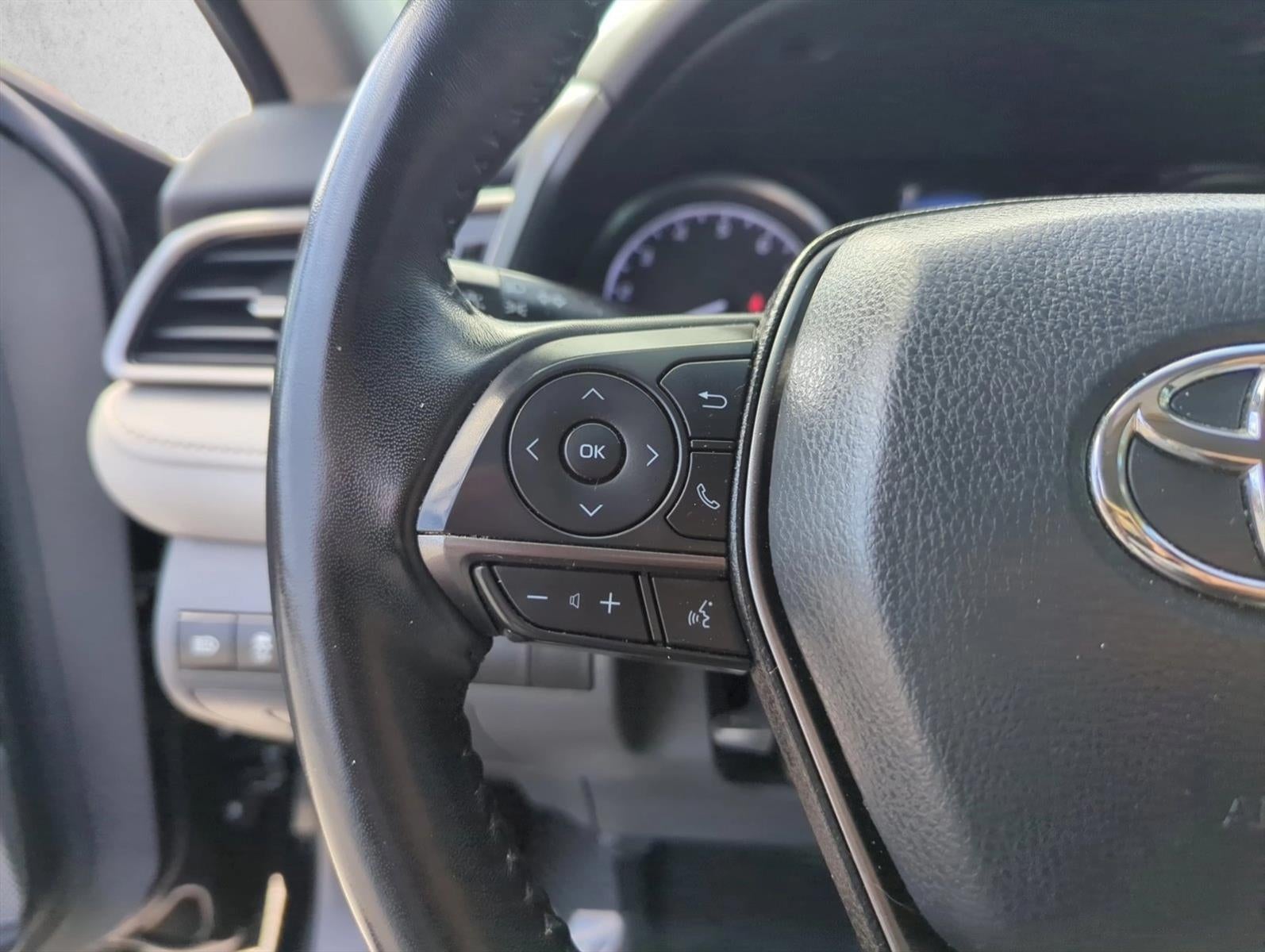 2022 Toyota Camry SE Auto (SE)