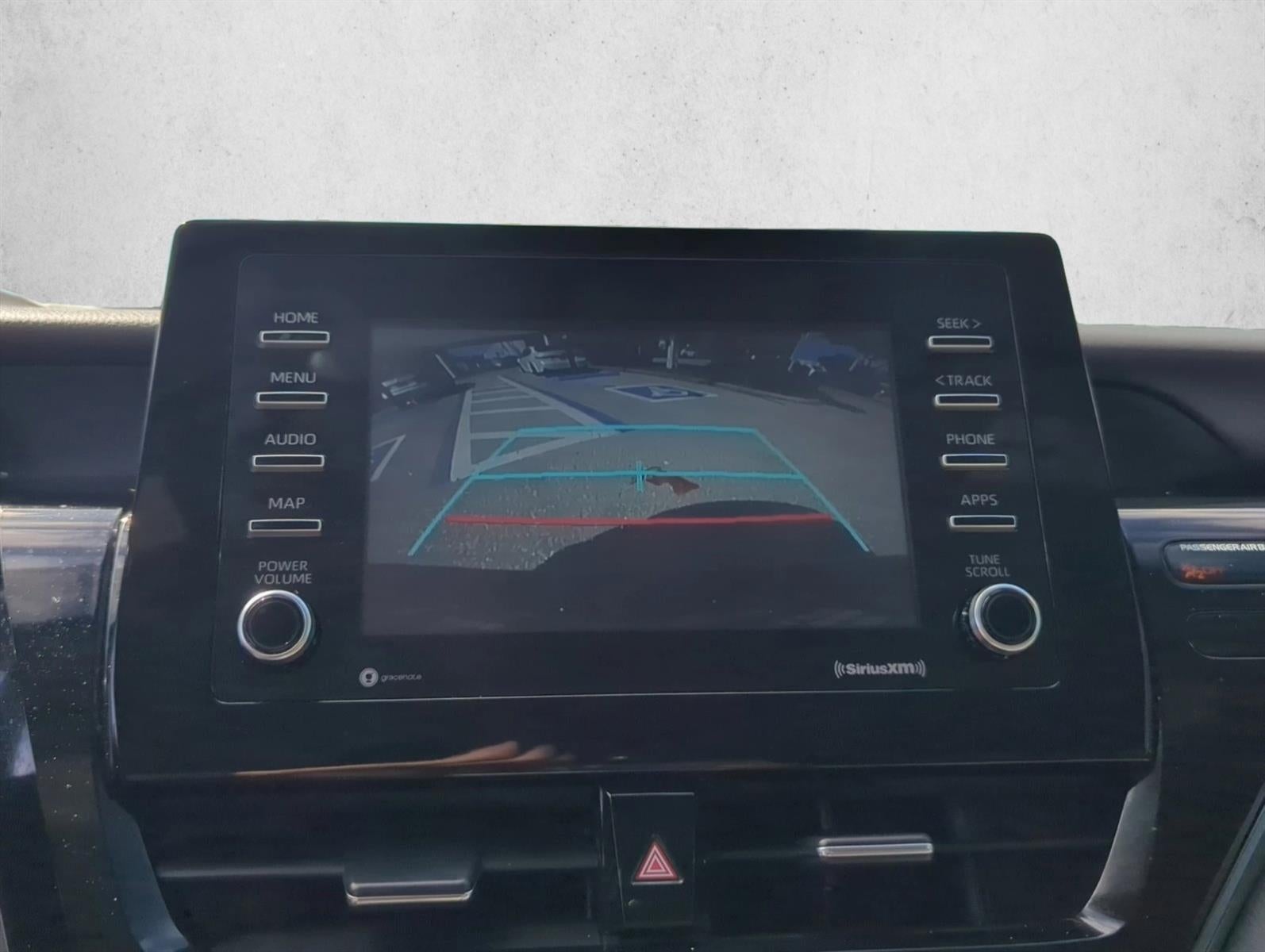 2022 Toyota Camry SE Auto (SE)