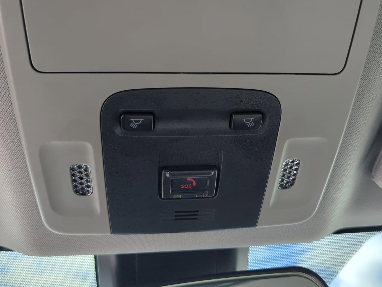 2022 Toyota Camry SE Auto (SE)