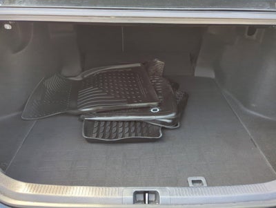 2022 Toyota Camry SE Auto (SE)