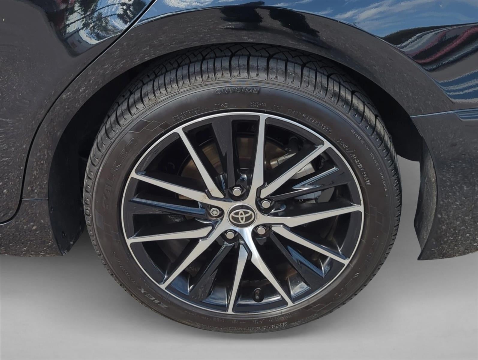 2022 Toyota Camry SE Auto (SE)