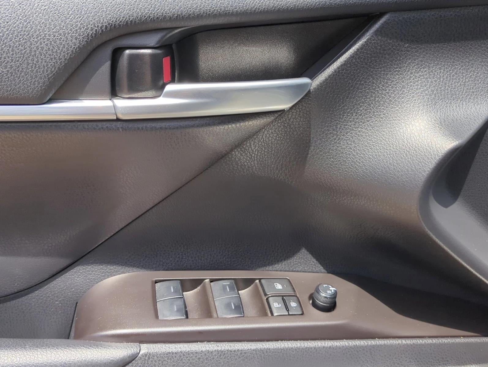 2024 Toyota Camry SE Auto (SE)
