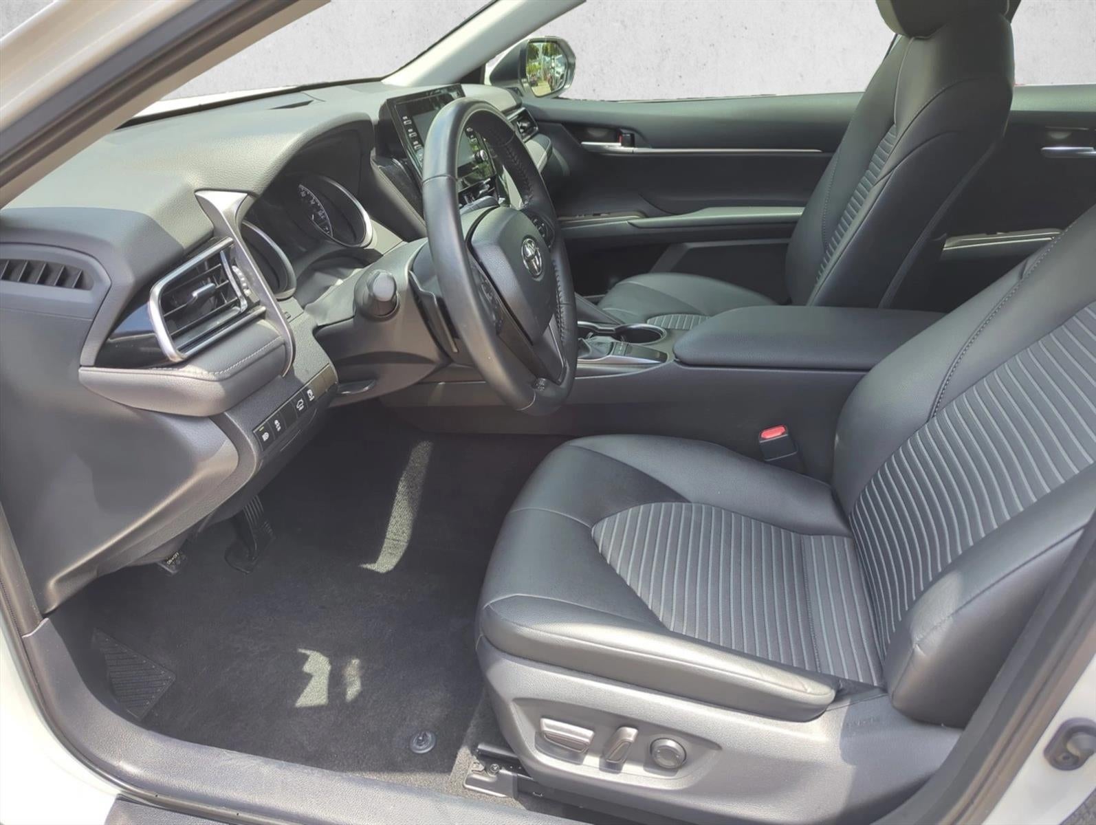2024 Toyota Camry SE Auto (SE)