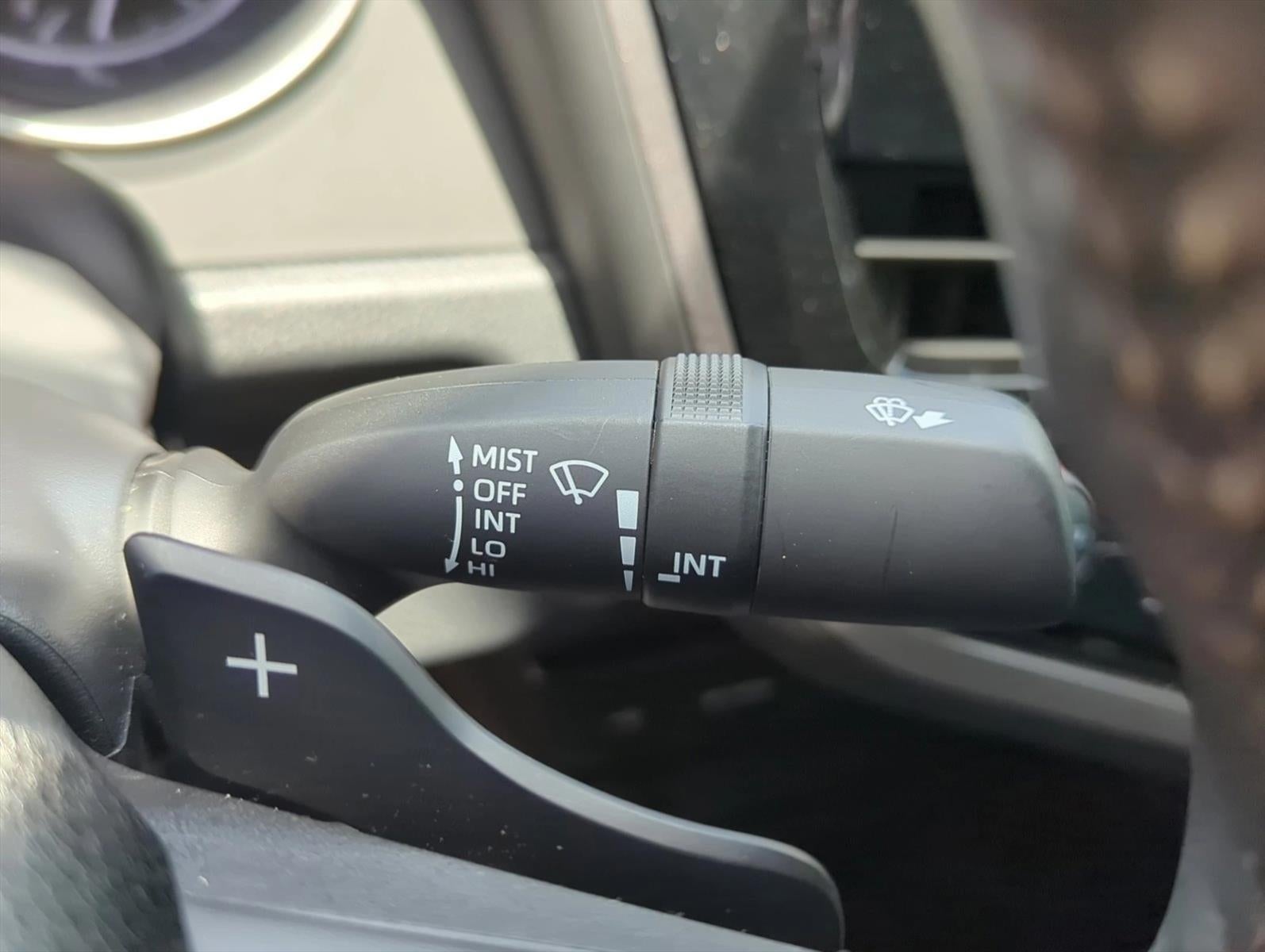 2024 Toyota Camry SE Auto (SE)