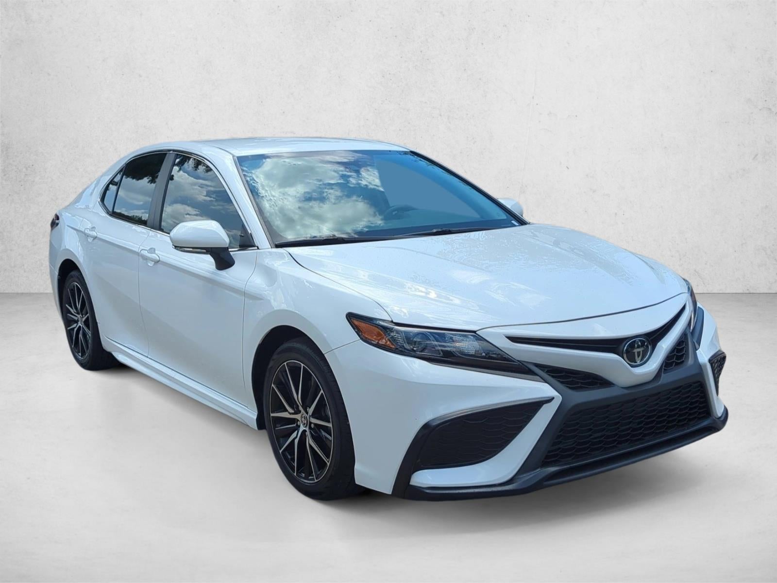2024 Toyota Camry SE Auto (SE)